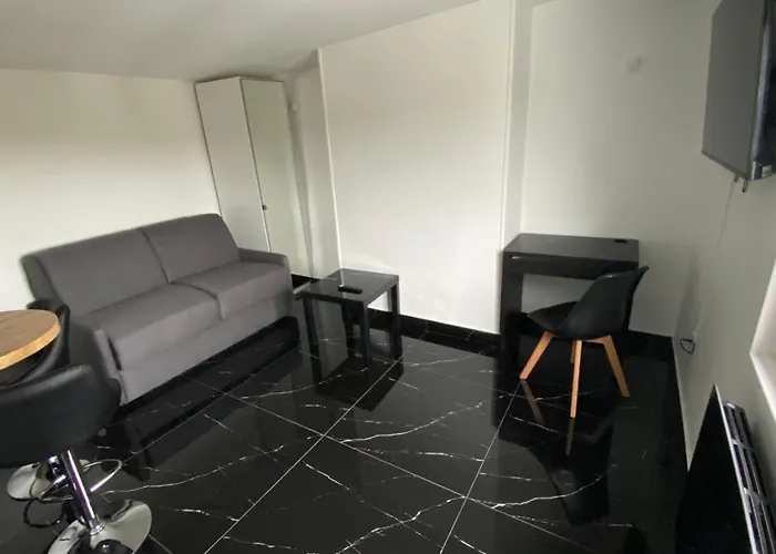Bella Vita - Studio Tout Equipe - Tv Netflix - Centre Ville 100M- Gare 50M - Basilique 200M