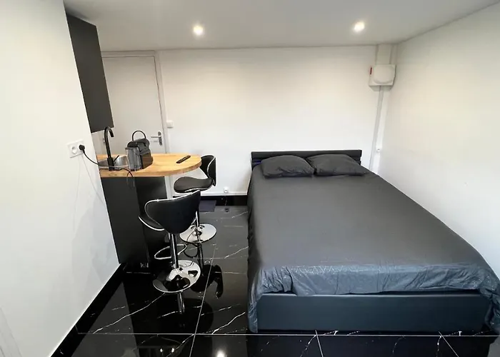 Bella Vita - Studio Tout Equipe - Tv Netflix - Centre Ville 100M- Gare 50M - Basilique 200M