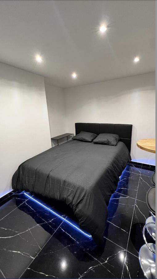 Appartement Bella - Equipe - Tv Netflix - Centre 100m- Gare 50m - Basilique 200m *