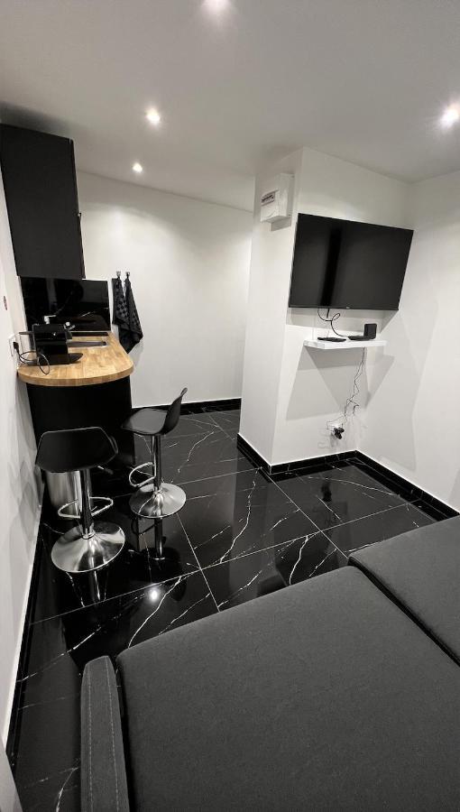 Bella - Equipe - Tv Netflix - Centre 100m- Gare 50m - Basilique 200m Apartamento *
